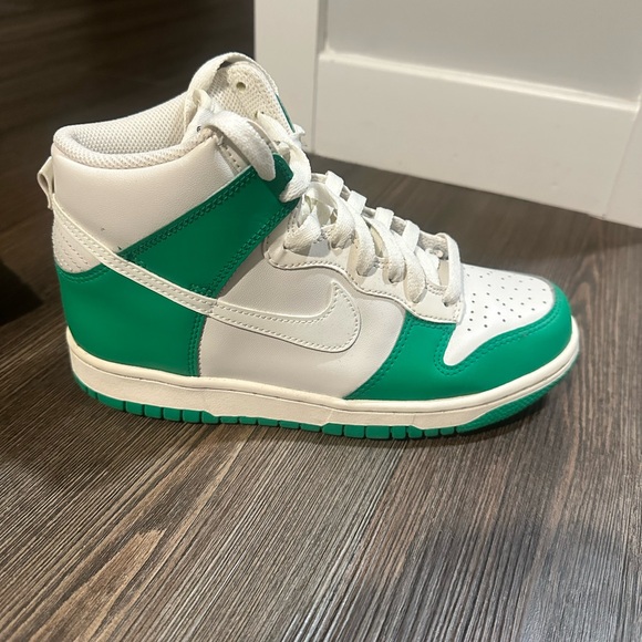 Nike White and Green High-Top Sneakers - Picture 3 of 8